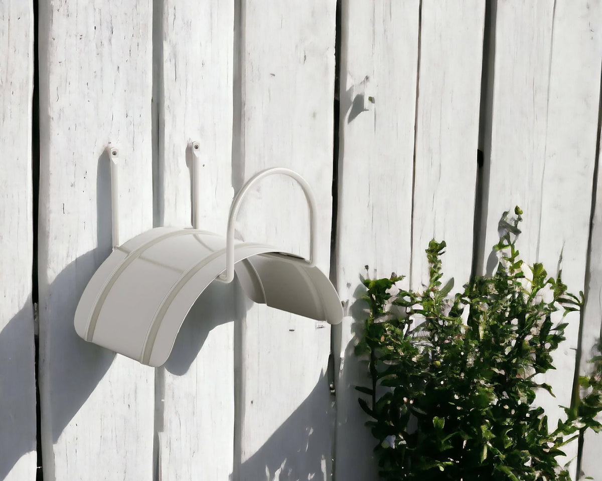 Mooie tuinslanghouder met modern design in grijze kleur