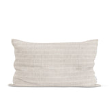 Linnen sierkussen met off white streepje 40 x 60 cm.