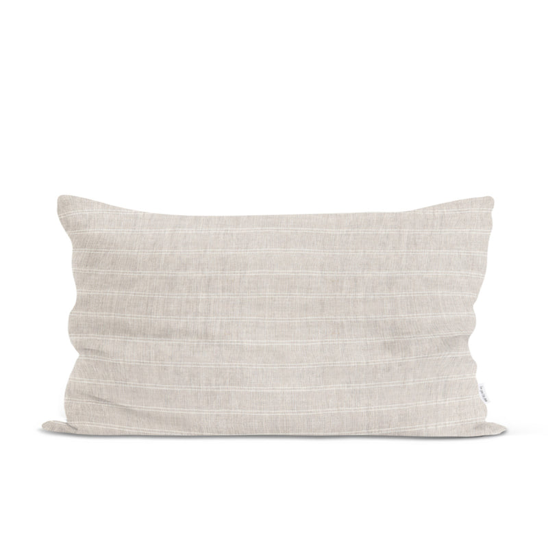 Linnen sierkussen met off white streepje 40 x 60 cm.